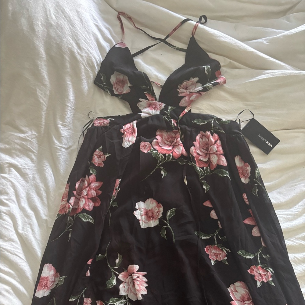 Fashion Nova Black Floral Backless Dress - Picture 4 of 4